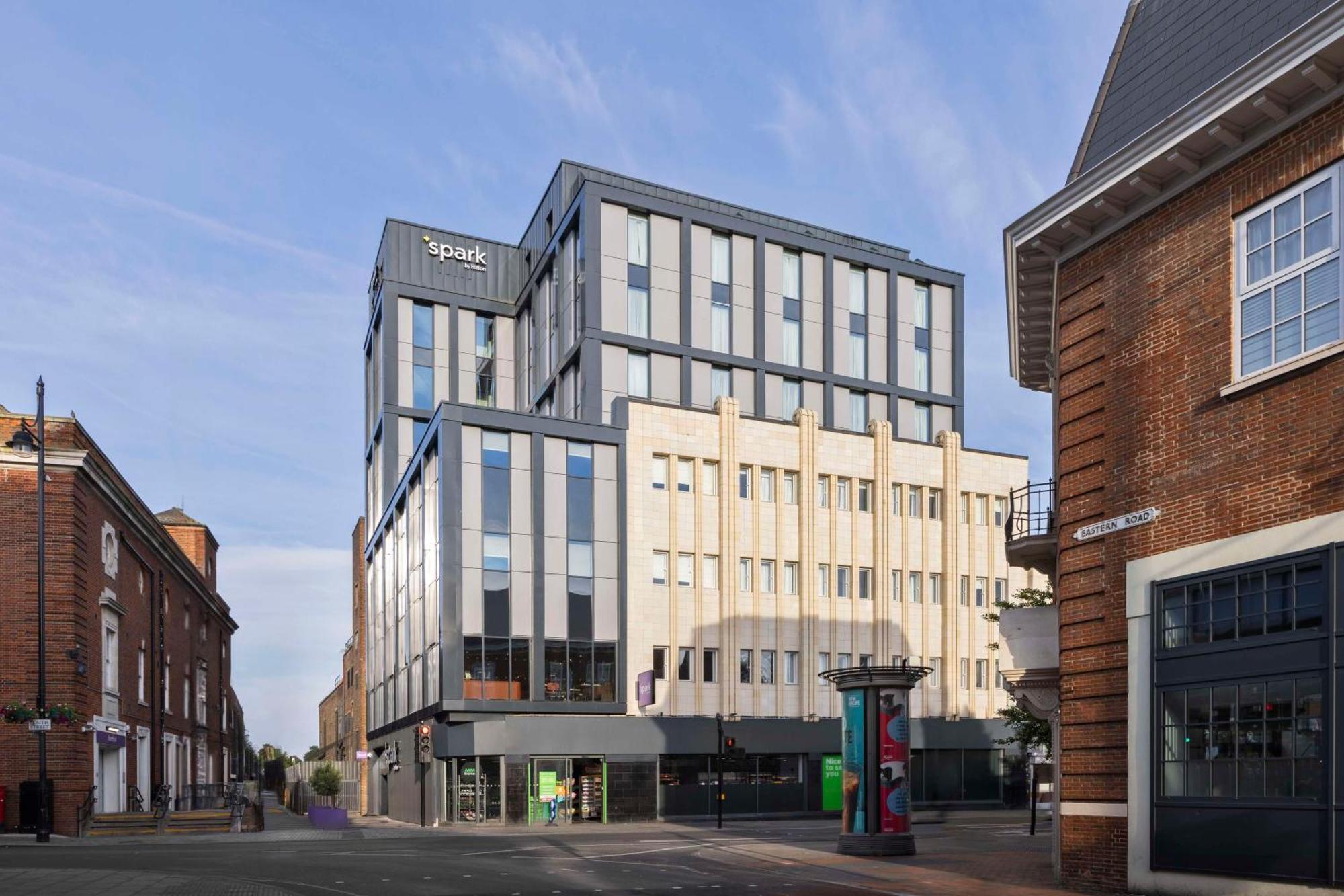 Spark By Hilton London Romford Exterior foto